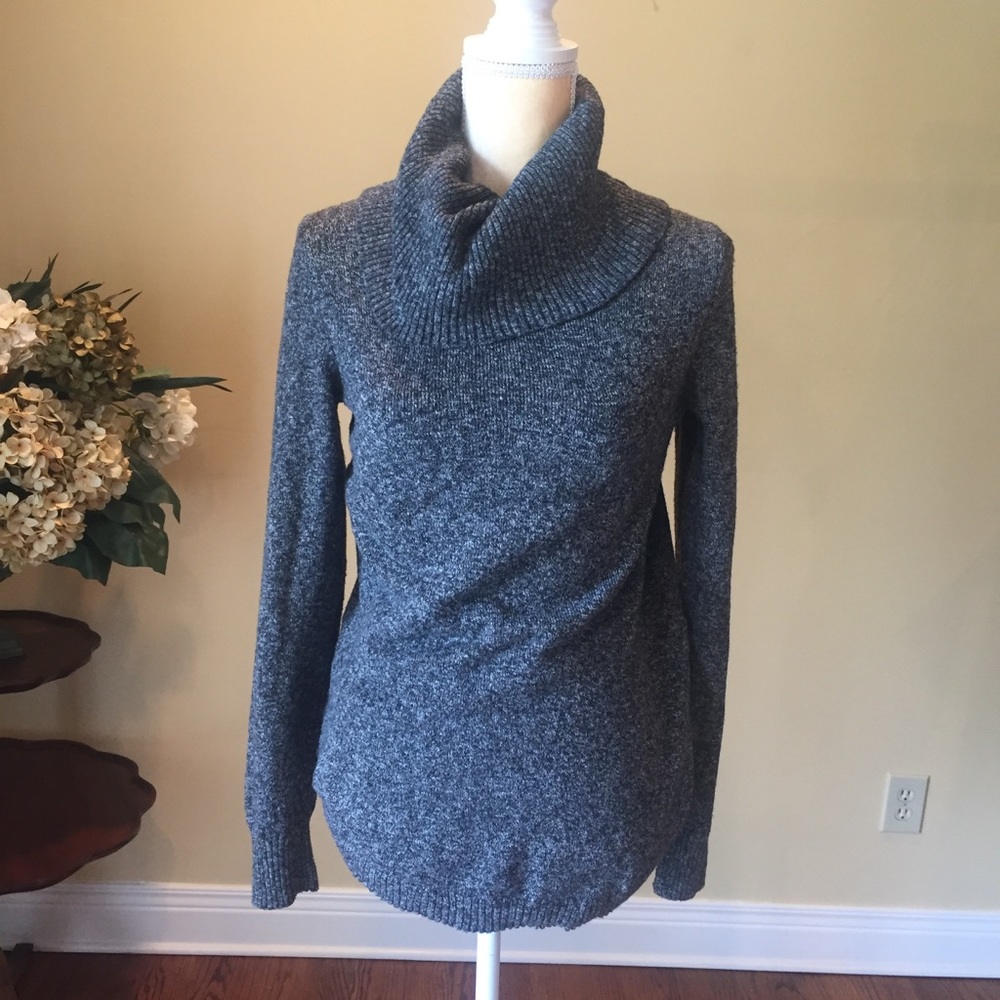Tahari cowl neck sweater EUC XS